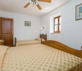 Sweet Home Ana for 3 persons in the countryside near Rovinj with jacuzzi