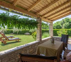 Sweet Home Ana for 3 persons in the countryside near Rovinj with jacuzzi
