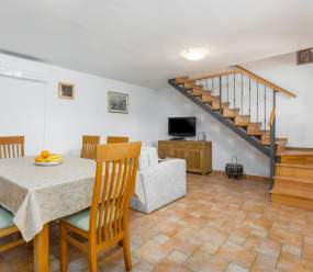 Sweet Home Ana for 3 persons in the countryside near Rovinj with jacuzzi