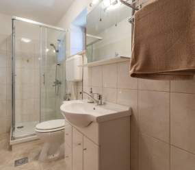 Sweet Home Ana for 3 persons in the countryside near Rovinj with jacuzzi