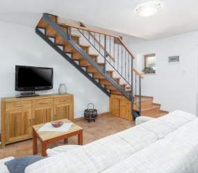 Sweet Home Ana for 3 persons in the countryside near Rovinj with jacuzzi