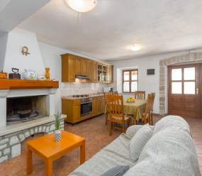 2 bedroom Holiday Home Maria in the countryside near Rovinj