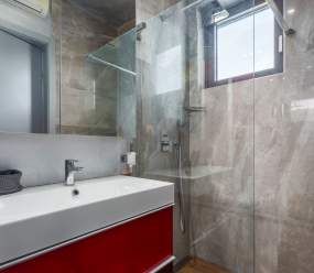 Villa with pool and private garden in Rovinj