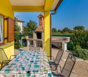 Delightful villa with pool for 6 persons