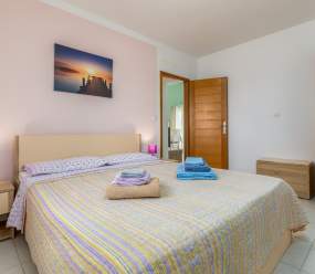 Delightful villa with pool for 6 persons