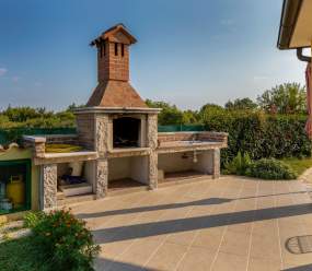 Delightful villa with pool for 6 persons