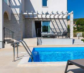 Diminici Villas / NEW 4 bedroom villa with sea view 13B