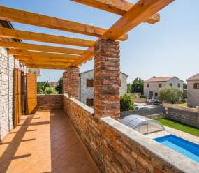 Beautifull stone Villa with pool for 8 persons