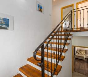 Beautifull stone Villa with pool for 8 persons