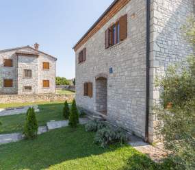 Beautifull stone Villa with pool for 8 persons