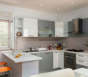 One-bedroom apartment ALBIS with balcony and parking in Rovinj
