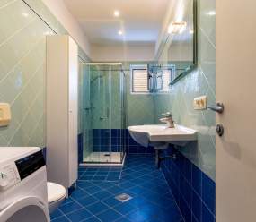 One-bedroom apartment ALBIS with balcony and parking in Rovinj
