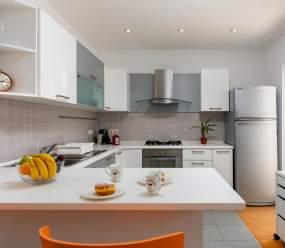 One-bedroom apartment ALBIS with balcony and parking in Rovinj