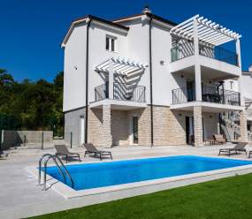 Villen Diminici / 5-Schlafzimmer-Villa mit Pool und Panoramablick auf das Meer 1F