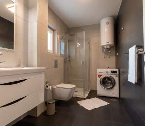 Villen Diminici / 5-Schlafzimmer-Villa mit Pool und Panoramablick auf das Meer 1F