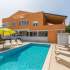 Family apartments Medulin / A4 Two-bedroom apartment with shared pool and parking 