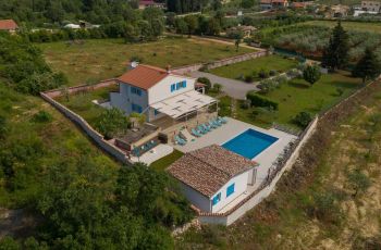 Villa Tanga near Rovinj for 8 persons with pool