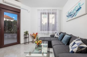 Apartment Isola with terrace and parking