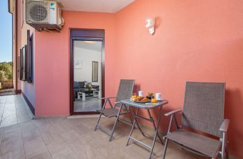 Apartment Isola with terrace and parking