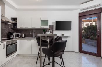 Apartment Isola with terrace and parking