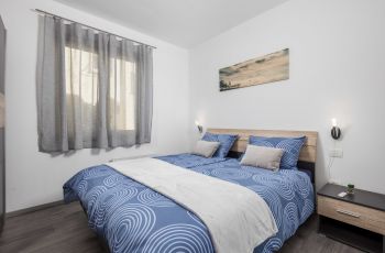 Apartment Isola with terrace and parking