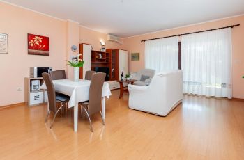 Olea Magica / 2B Apt Buza with garden