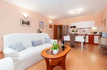 Olea Magica / 2B Apt Buza with garden