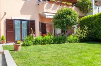 Olea Magica / 2B Apt Buza with garden