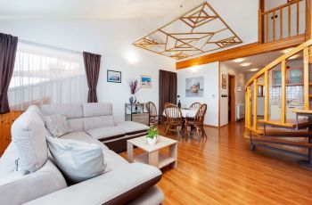 Olea Magica / 2B Apt Bianchera with terrace