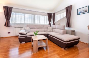 Olea Magica / 2B Apt Bianchera with terrace