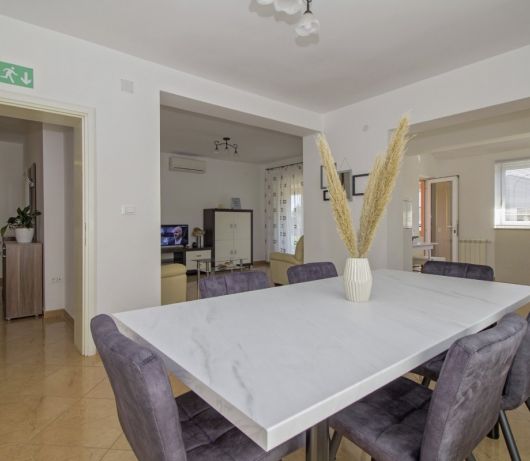 Three bedroom app with terrace in Rovinj