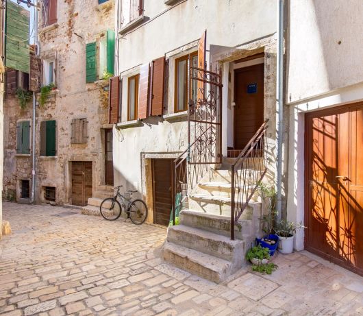 Sorgenfrei two-bedroom apartment in Rovinj Old Town