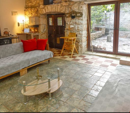 Holiday House Cave Romana