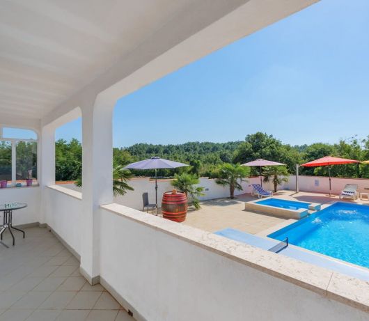 Holiday house in Istria with pool and hydromassage