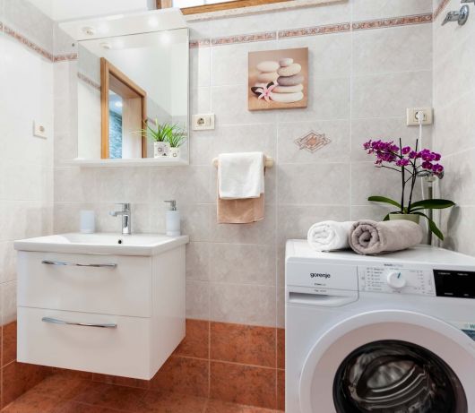 Olea Magica / 2B Apt Buza with garden