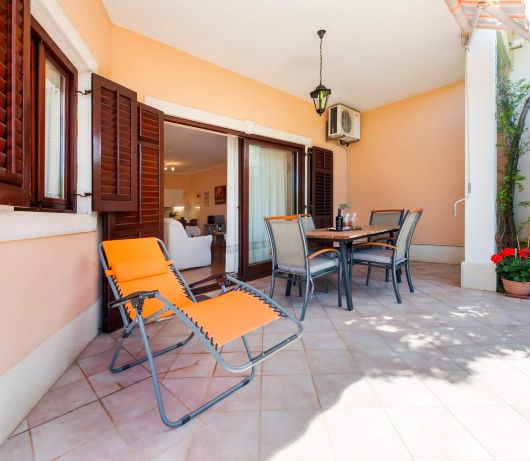 Olea Magica / 2B Apt Buza with garden