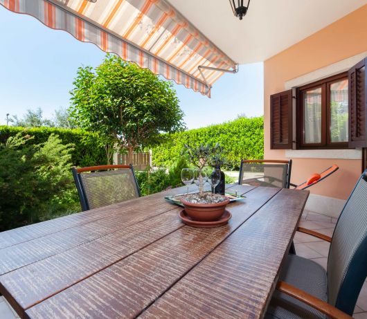 Olea Magica / 2B Apt Buza with garden