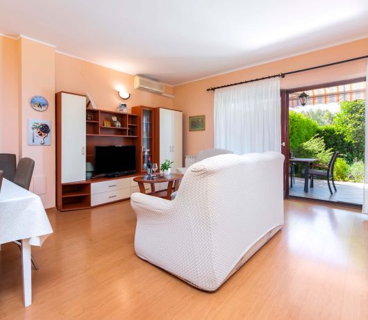 Olea Magica / 2B Apt Buza with garden