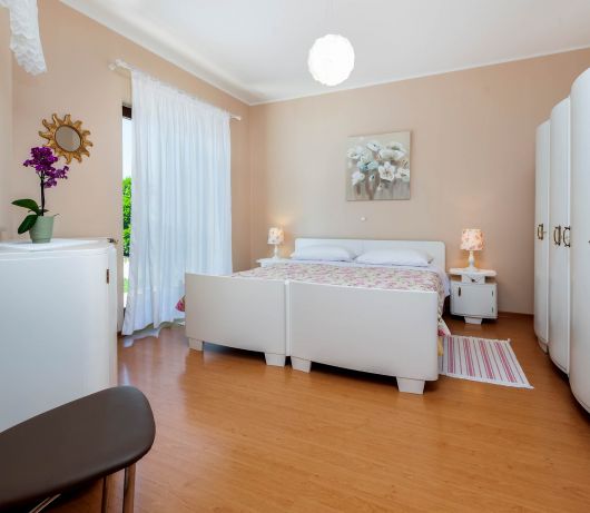 Olea Magica / 2B Apt Buza with garden