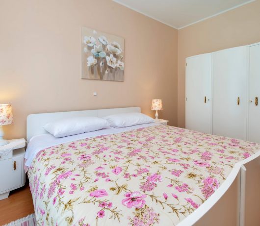 Olea Magica / 2B Apt Buza with garden