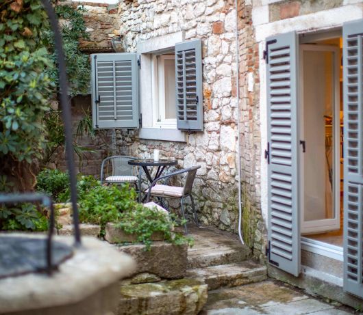 Secret Steps Apartment