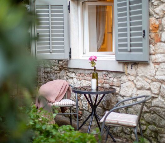 Secret Steps Apartment